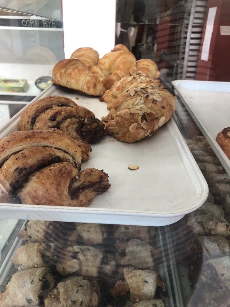 Fred's Bakery & Deli, Los Angeles Roadtrippers