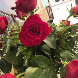 Beautiful long stem red roses, after two weeks! Beautiful long stem red roses, after two weeks!