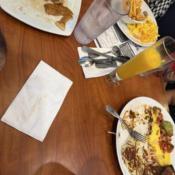 Broken Yolk Cafe - Breakfast & Brunch Near Me - La Quinta, California