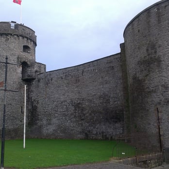 King John's Castle - Landmarks & Historical Buildings Near Me - Limerick, LK King John's Castle - Landmarks & Historical Buildings Near Me - Limerick, LK