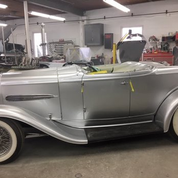 Tom's Auto Body - Body Shops Near Me - DELAFIELD, Wisconsin