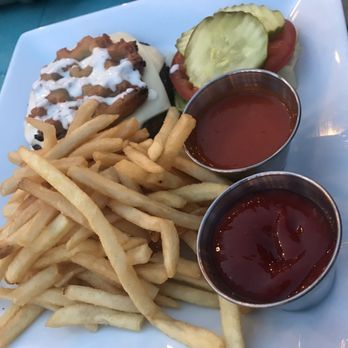CShore Kitchen and Bar - New American Near Me - Wellfleet, Massachusetts