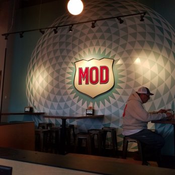 MOD Pizza - Fast Food Near Me - Ladue, Missouri