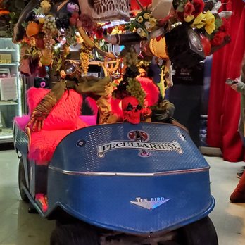Freakybuttrue Peculiarium - Museums Near Me - Portland, Oregon