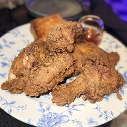 Voodoo Bayou - Fried Chicken And Biscuit (DD)
