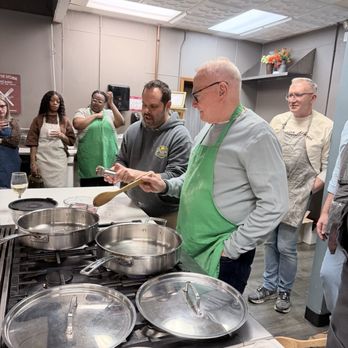 Get in the Kitchen - Cooking Schools Near Me - Chicago, Illinois