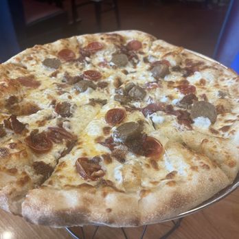 Ike’s Artisan Pizza - Dorchester with White Sauce - Bars Near Me - Middlesboro, Kentucky Ike’s Artisan Pizza - Dorchester with White Sauce - Bars Near Me - Middlesboro, Kentucky
