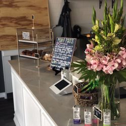 Café Au Plait - Such pretty decor! Love this space!