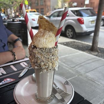 Diner 24 - The Baklava Shake - Burgers Near Me - New York, New York