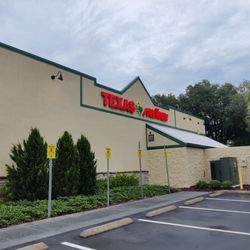 Texas Roadhouse signage