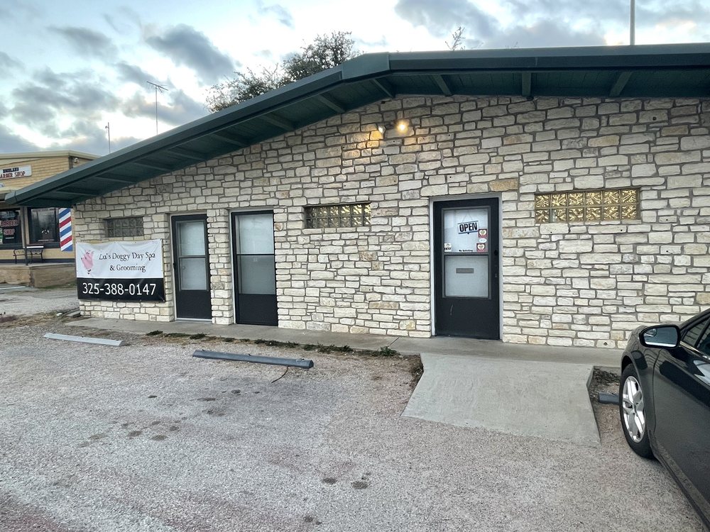 LU’S DOGGY DAY SPA & GROOMING Updated August 2024 110 W Chamberlain St, Kingsland, Texas