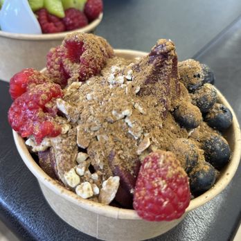 Sunberry Acai Bowls - Small (huge) bowl with almonds, cinnamon, and berries. - Acai Bowls Near Me - Granada Hills, California