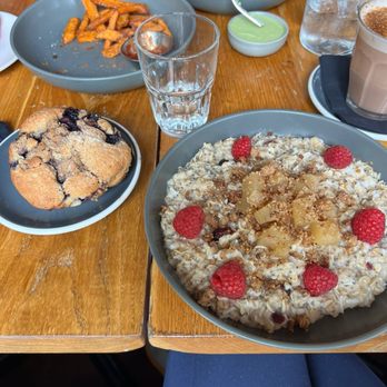 Hole In The Wall - Australian Near Me - Brooklyn, New York Hole In The Wall - Australian Near Me - Brooklyn, New York
