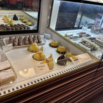 Leonidas Chocolate Cafe - Inside - Juice Bars & Smoothies Near Me - Chicago, Illinois Leonidas Chocolate Cafe - Inside - Juice Bars & Smoothies Near Me - Chicago, Illinois