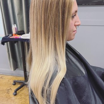 Sassi Salon & Spa - Blonde highlights by Suzy - Hair Salons Near Me - Sacramento, California Sassi Salon & Spa - Blonde highlights by Suzy - Hair Salons Near Me - Sacramento, California