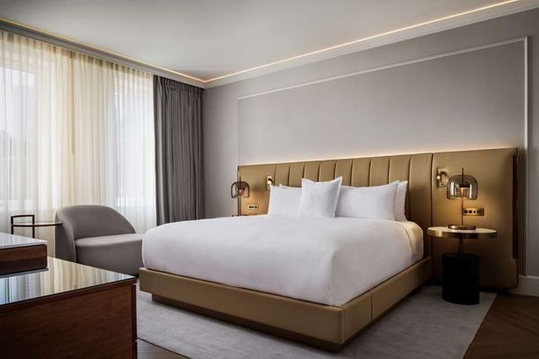 Vogue Hotel Montreal Downtown, Curio Collection by Hilton by null