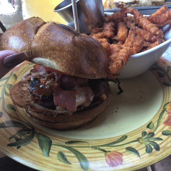 Woodie's Flat - buffalo Bison Burger - New American Near Me - Chicago, Illinois