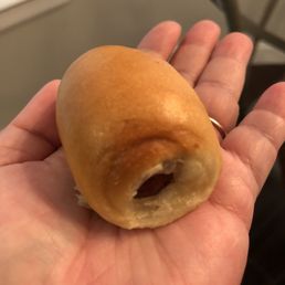 Mini kolache - really cute and two bites. Good for the little kids. Mini kolache - really cute and two bites. Good for the little kids.