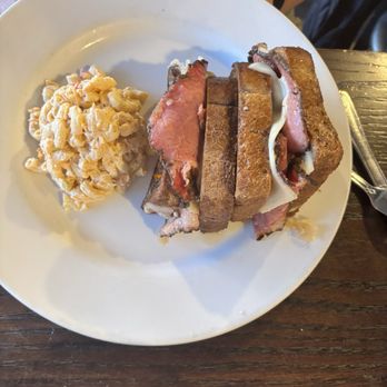 Captain Jack's Island Grill - Ruben - American Near Me - Lahaina, Hawaii