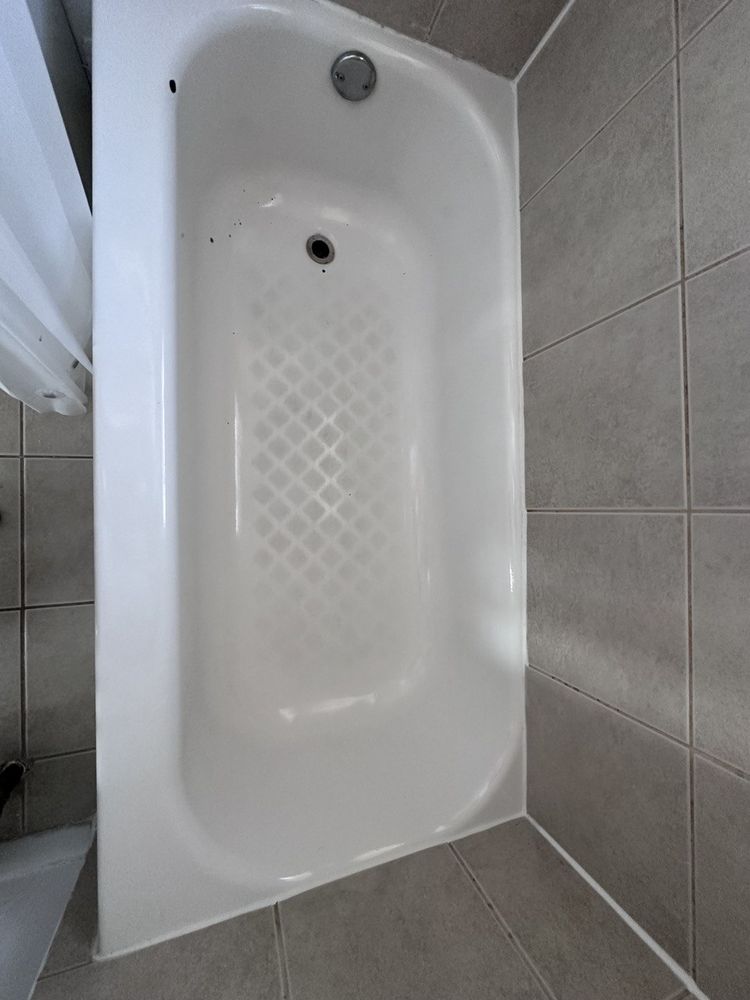 Slide of Handywolf Bathtub reglazing