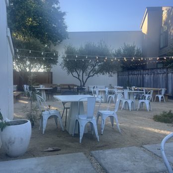 Aracely Lounge - Outdoor space - Breakfast & Brunch Near Me - Danville, California Aracely Lounge - Outdoor space - Breakfast & Brunch Near Me - Danville, California