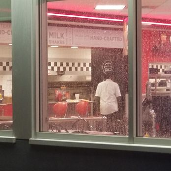Steak ’n Shake - At least employees get to eat - Fast Food Near Me - Springfield, Illinois Steak ’n Shake - At least employees get to eat - Fast Food Near Me - Springfield, Illinois