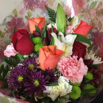 Flower Outlet - Bouquet #2 - Florists Near Me - Nashua, New Hampshire