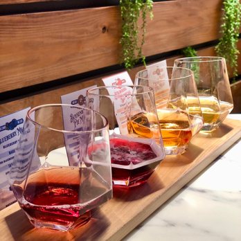 Batch Mead - Tasting Flights - Meaderies Near Me - Temecula, California