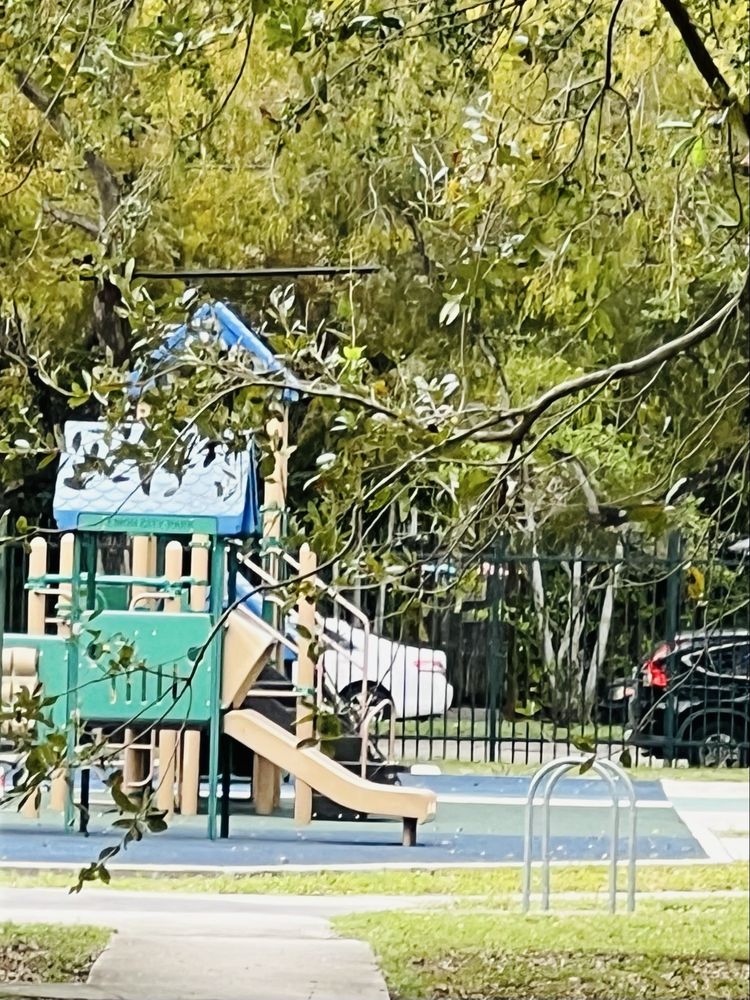 Lemon City Park Logo