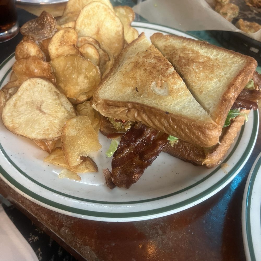 55 South - Franklin - Fried Green & Pimento BLT - Southern Near Me - Franklin, Tennessee 55 South - Franklin - Fried Green & Pimento BLT - Southern Near Me - Franklin, Tennessee