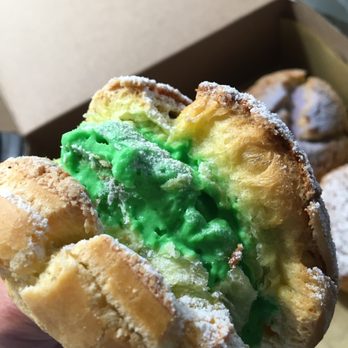MCourse - Pandan cream puff close up - Patisserie/Cake Shop Near Me MCourse - Pandan cream puff close up - Patisserie/Cake Shop Near Me