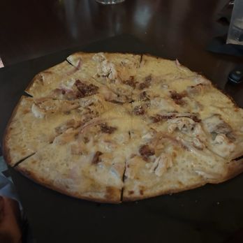 The Majestic Grille - Roasted Chicken Flatbread - American Near Me - Memphis, Tennessee