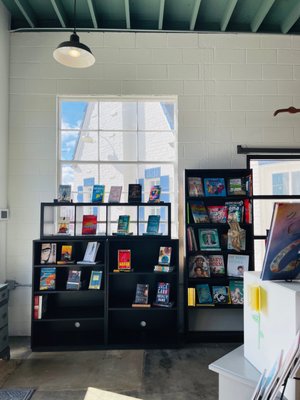 Peach Street Books by null