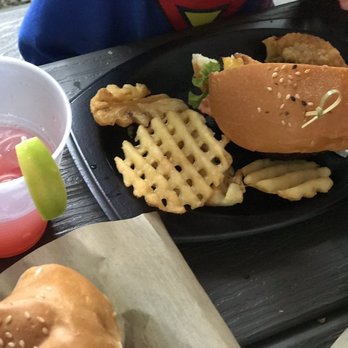 La Manada - Burger with waffle fries and strawberry lemonade - Barbeque Near Me - Guayanilla, Puerto Rico