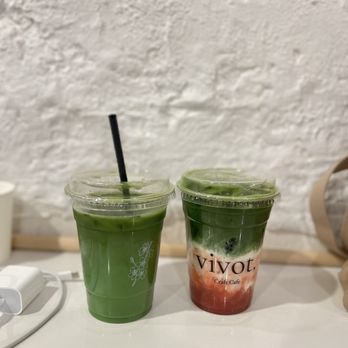 Vivot Craft Cafe - Strawberry Matcha Latte (right) - Bubble Tea Near Me - Fullerton, California Vivot Craft Cafe - Strawberry Matcha Latte (right) - Bubble Tea Near Me - Fullerton, California