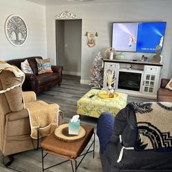 Morningside Manor - Living room