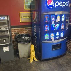 Sweetwater Express- Detroit - Pop machine and out of order ATM