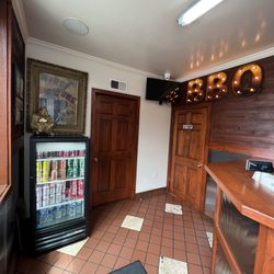 Gorilla Barbeque - Inside