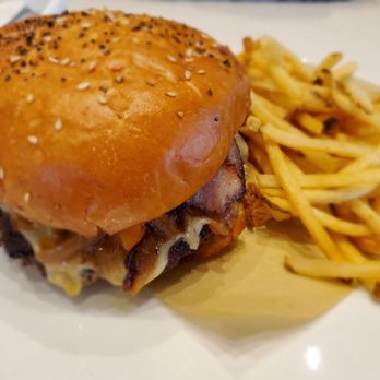 et al. - et al Burger - Breakfast & Brunch Near Me - Honolulu, Hawaii et al. - et al Burger - Breakfast & Brunch Near Me - Honolulu, Hawaii