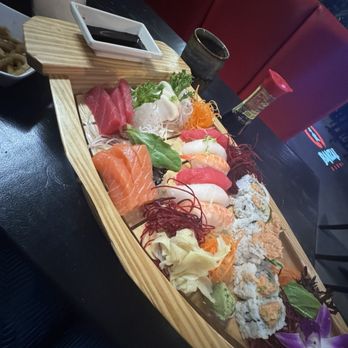 Banzai Sushi - Sushi Boat - Japanese Near Me - Newark, New Jersey