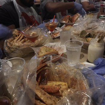 Oceanic Boil - Snow crabs, clams, stone crabs, shrimp, garlic bread, piña coladas, manhattans and a happy time :) - Cajun/Creole Near Me - Jackson Heights, New York Oceanic Boil - Snow crabs, clams, stone crabs, shrimp, garlic bread, piña coladas, manhattans and a happy time :) - Cajun/Creole Near Me - Jackson Heights, New York