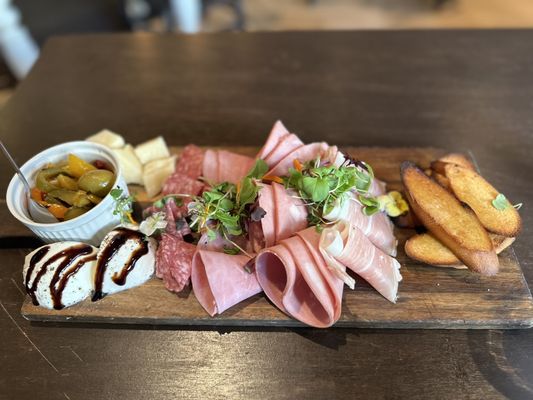 Wienstein & Gavino's by null