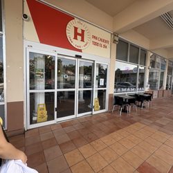 Hornofino Panadería - Apolo Guaynabo - Entrada
