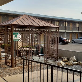 Royal Inn - Gazebos for outside eating and smoking. BBQ's also avaliable for guest's use. - Hotels Near Me - Lovelock, Nevada Royal Inn - Gazebos for outside eating and smoking. BBQ's also avaliable for guest's use. - Hotels Near Me - Lovelock, Nevada