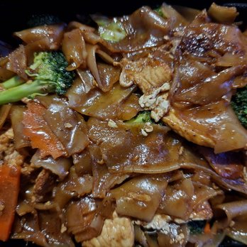 Thai Dishes - Pad see yew - Thai Near Me - Redondo Beach, California Thai Dishes - Pad see yew - Thai Near Me - Redondo Beach, California