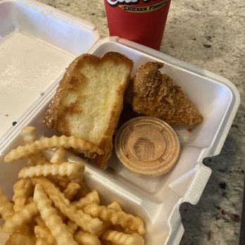 Raising Cane's Chicken Fingers - I ordered to go the 3 Finger combo - Fast Food Near Me - Mount Pleasant, South Carolina Raising Cane's Chicken Fingers - I ordered to go the 3 Finger combo - Fast Food Near Me - Mount Pleasant, South Carolina