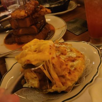 Maison Pickle - Buffalo Chicken Mac & Cheese - Cocktail Bars Near Me - New York, New York