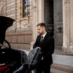 Black Car Link - Black Car Link's drivers are highly trained, background-checked, reliable, and professional. 818-940-1940