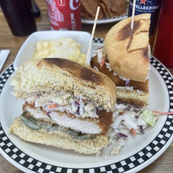 FlyBird Chargrilled Chicken - Chicken sandwich with macaroni and cheese - Sandwiches Near Me - Delray Beach, Florida