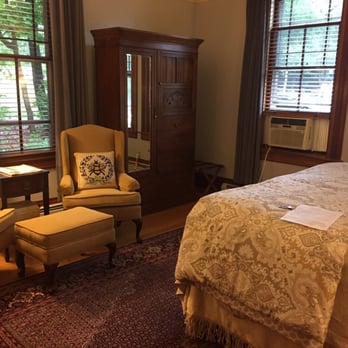Lang House on Main Street - Hotels Near Me - Burlington, Vermont